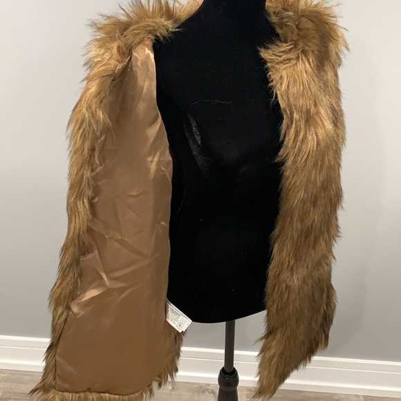 Brown Furrry Vest! π» - Picture 4 of 6